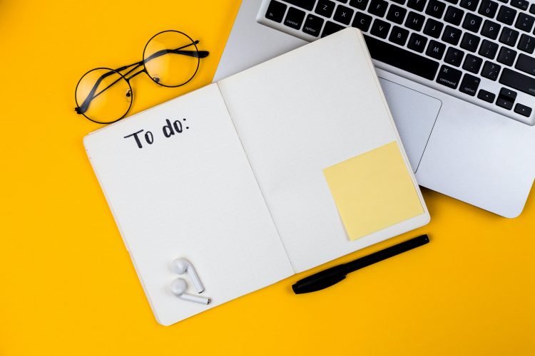 clavier ordinateur portable et to do liste